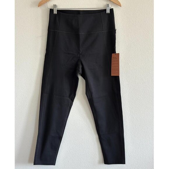 Girlfriend Collective Compressive High-Rise Legging in Black, Size Large - Picture 4 of 6